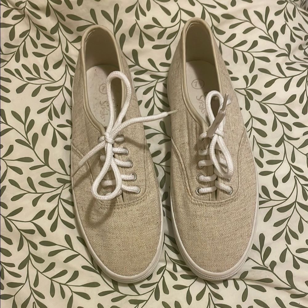 New never worn - Beige Canvas Sneakers | Size 7.5 | City Sneaks